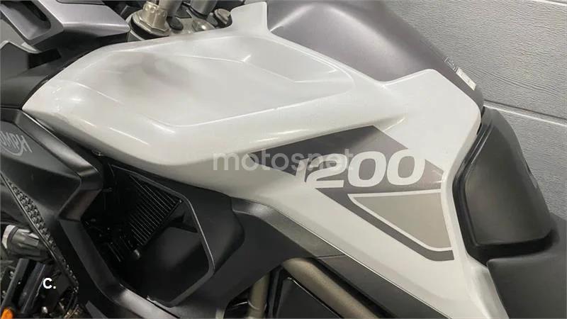 Triumph Tiger 1200 GT – Vista 13