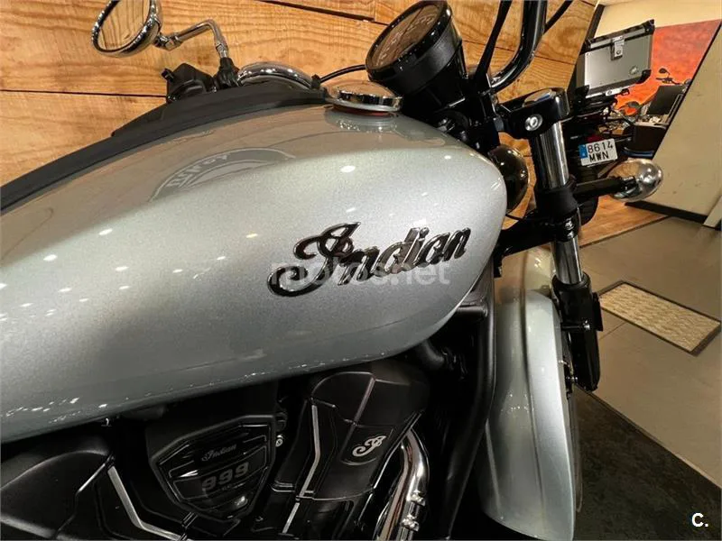 Indian Scout - Vista 12