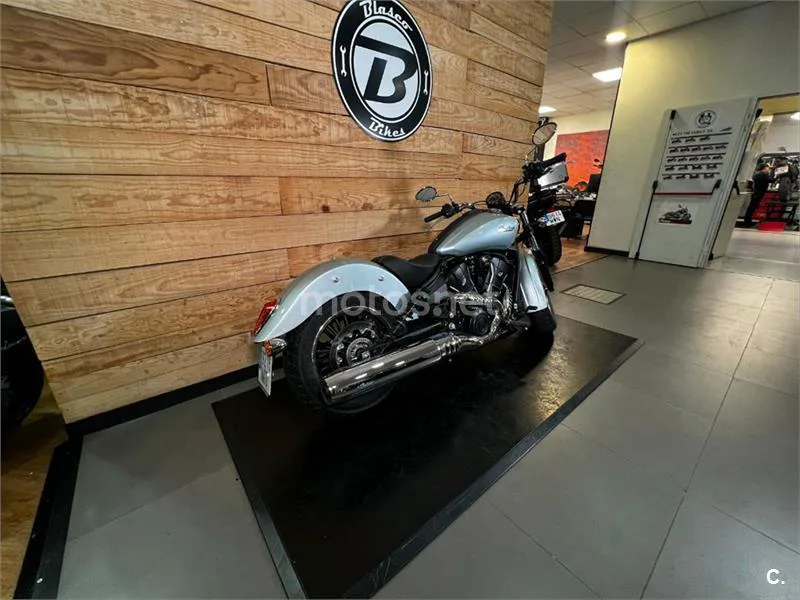 Indian Scout - Vista 24