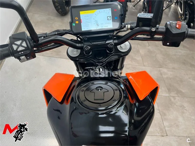 KTM 125 – Vista 6