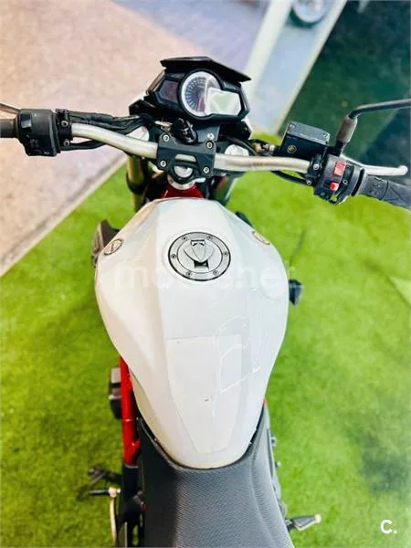 Benelli BN 302 R – Vista 5