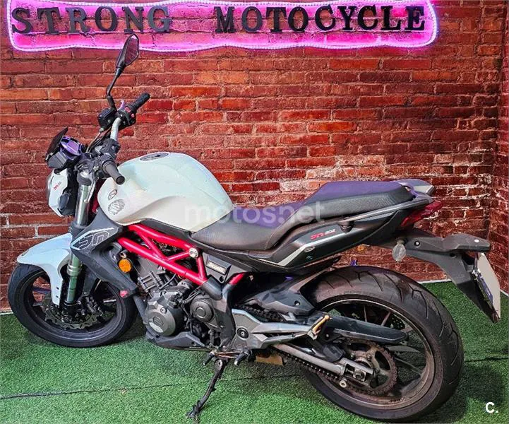 Benelli BN 302 R – Vista 10