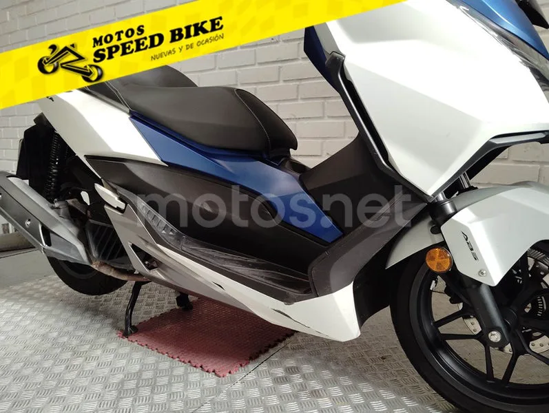 Honda Forza 125 – Vista 3