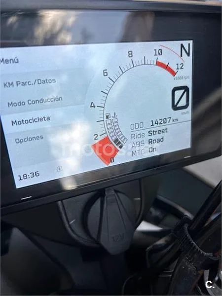 KTM 390 – Vista 4