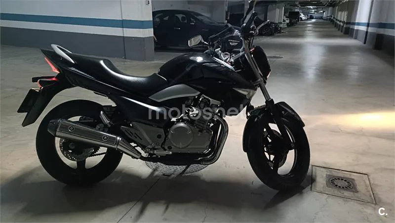 Suzuki Inazuma 250 – Vista 3