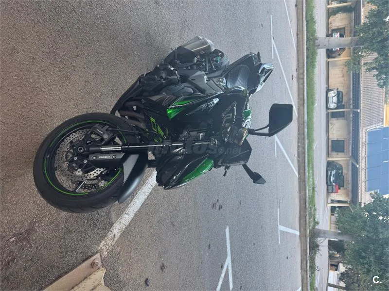 Kawasaki Z1000 – Vista 4