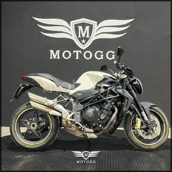 MV Agusta Brutale 1090 – Vista 3