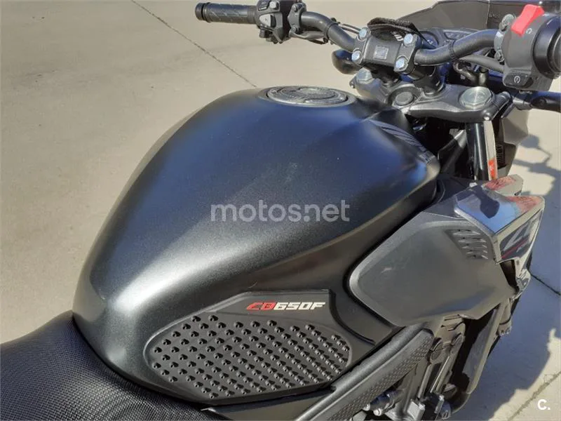 Honda CB 650 F – Vista 19