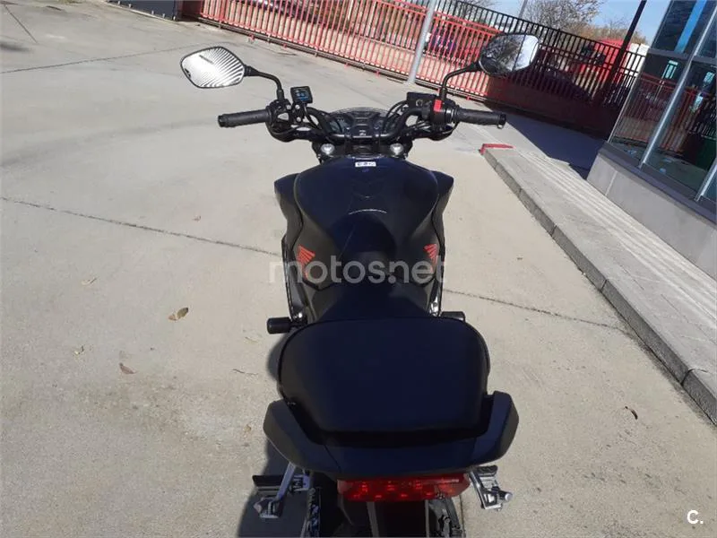 Honda CB 650 F – Vista 8