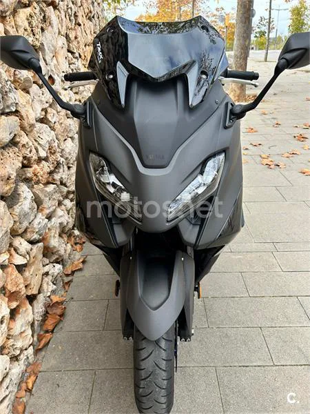 Yamaha TMAX – Vista 2