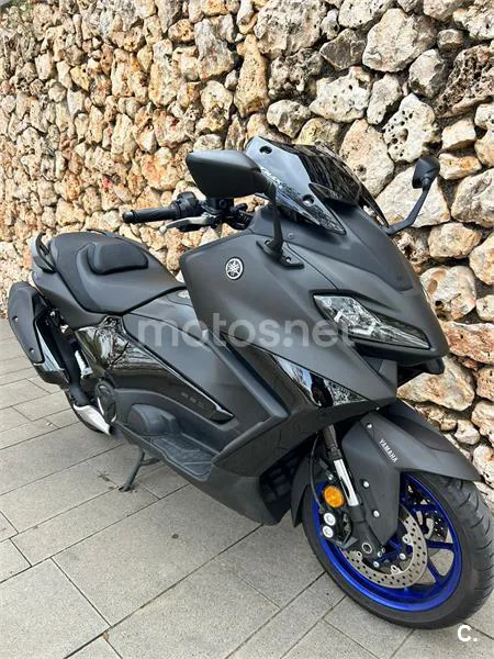 Yamaha TMAX – Vista 11