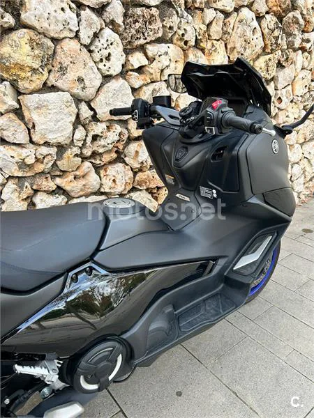 Yamaha TMAX – Vista 6