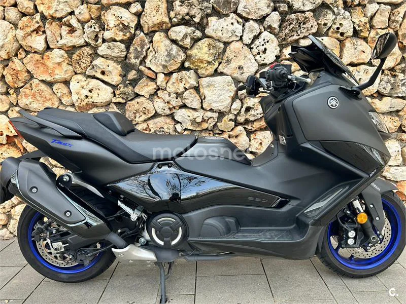 Yamaha TMAX – Vista 9