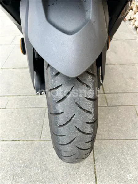 Yamaha TMAX – Vista 10