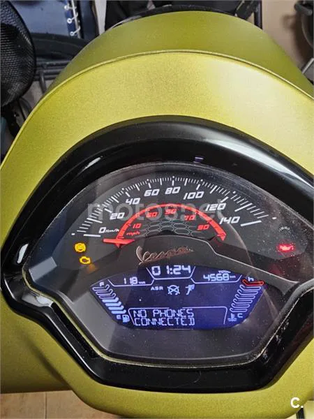 Vespa GTS 300 – Vista 2