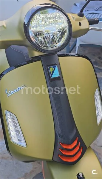 Vespa GTS 300 - Vista 11