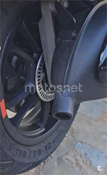 Vespa GTS 300 - Vista 12