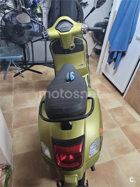 Vespa GTS 300 - Vista 6