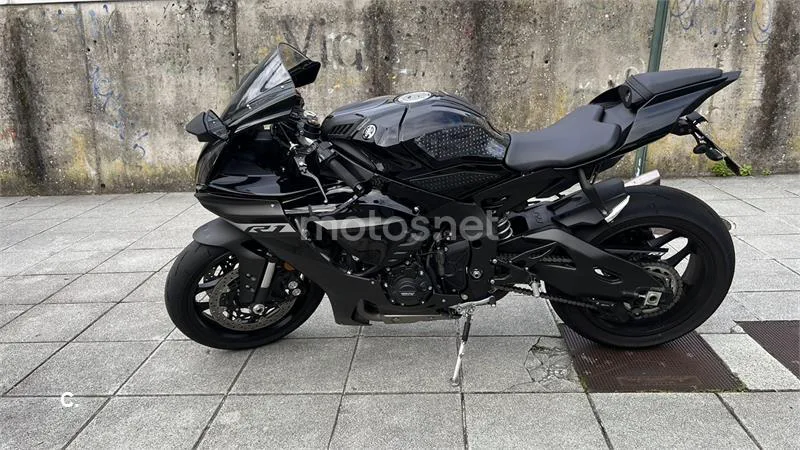 Yamaha R1 – Vista 2