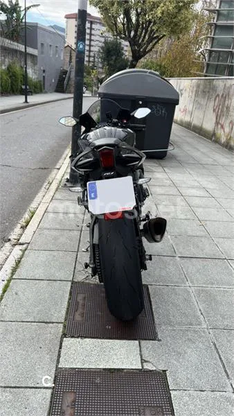 Yamaha R1 – Vista 3