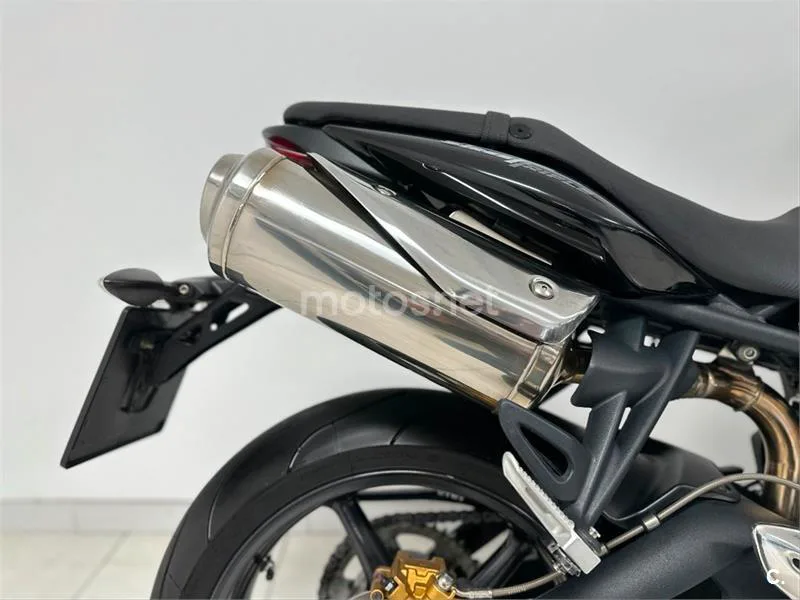 Triumph Street Triple – Vista 11