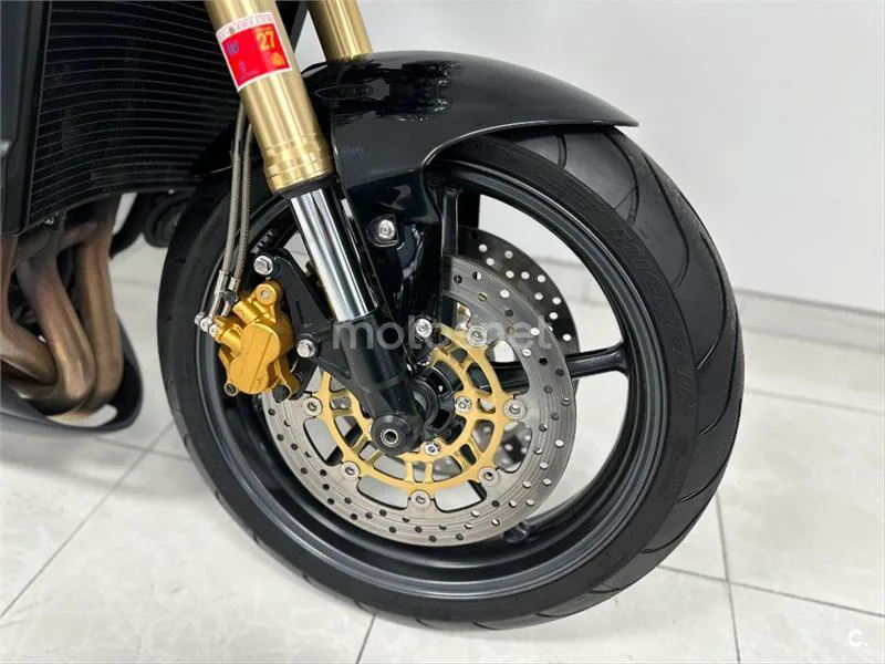 Triumph Street Triple – Vista 16