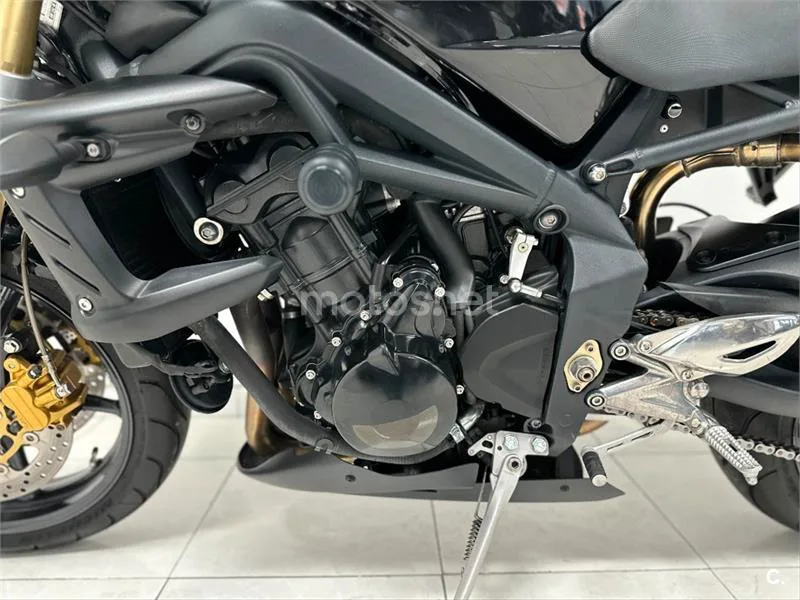 Triumph Street Triple – Vista 21
