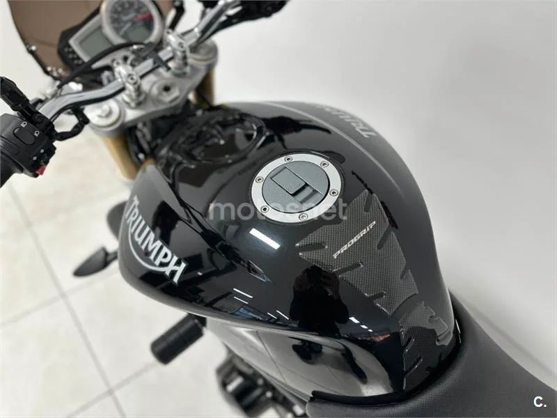 Triumph Street Triple – Vista 27