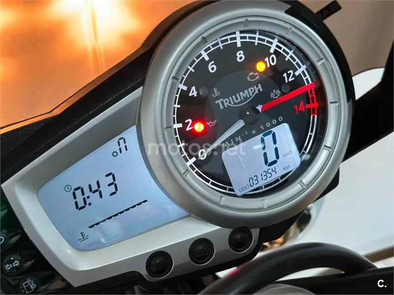 Triumph Street Triple – Vista 28