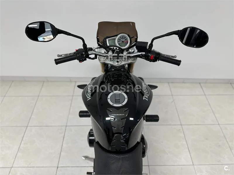 Triumph Street Triple – Vista 5