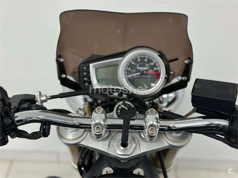 Triumph Street Triple – Vista 9