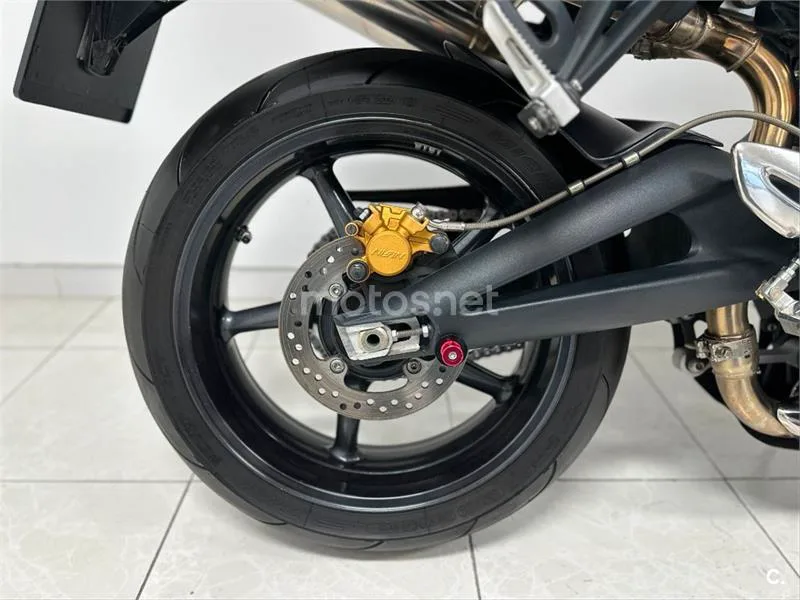 Triumph Street Triple – Vista 10