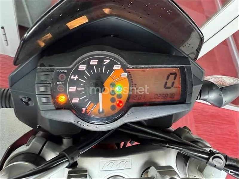 KTM 690 Duke – Vista 4