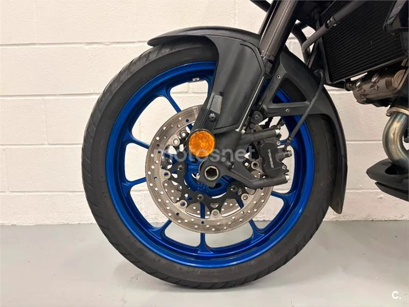 Suzuki V-Strom 1050 – Vista 11