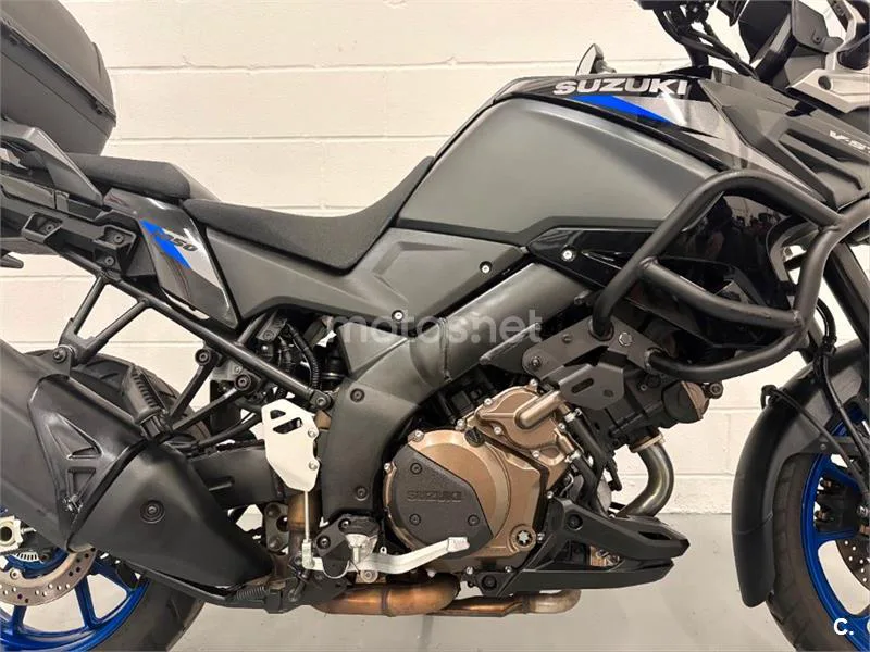 Suzuki V-Strom 1050 – Vista 13