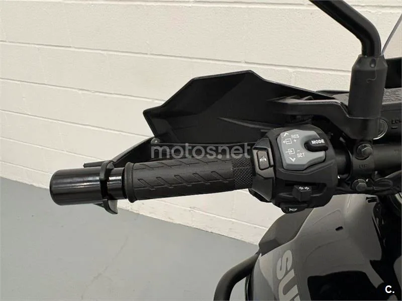 Suzuki V-Strom 1050 – Vista 15