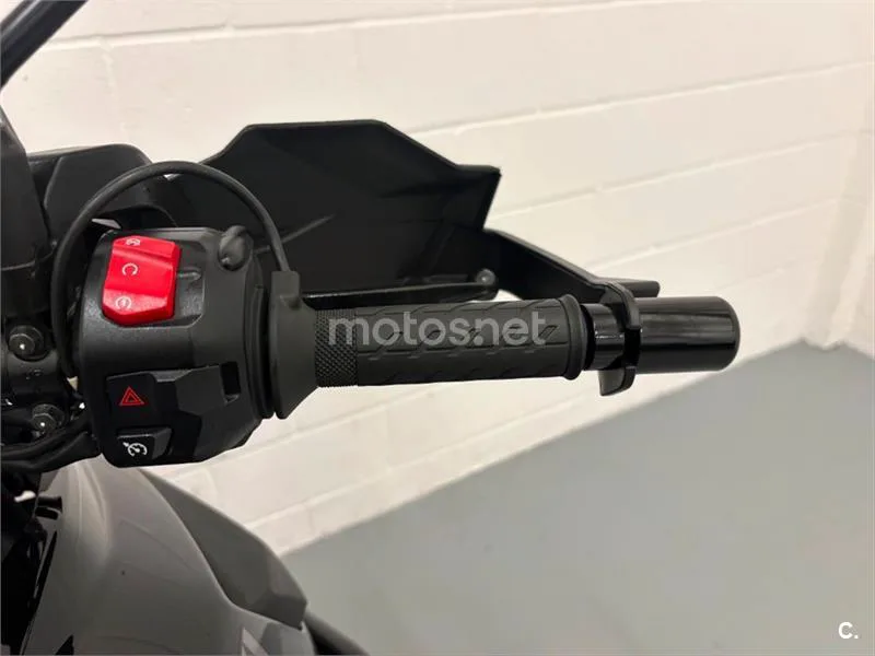 Suzuki V-Strom 1050 – Vista 16