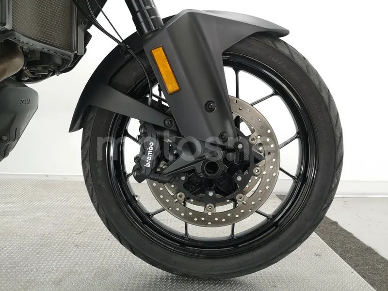 KTM 1090 Adventure – Vista 11