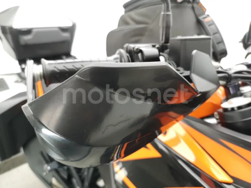 KTM 1090 Adventure – Vista 12