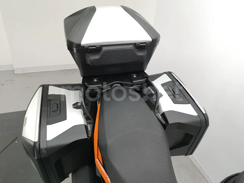 KTM 1090 Adventure – Vista 13