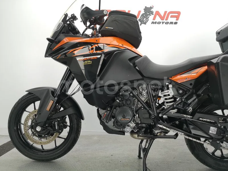 KTM 1090 Adventure – Vista 22