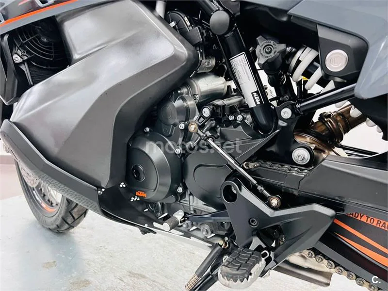 KTM 890 – Vista 11