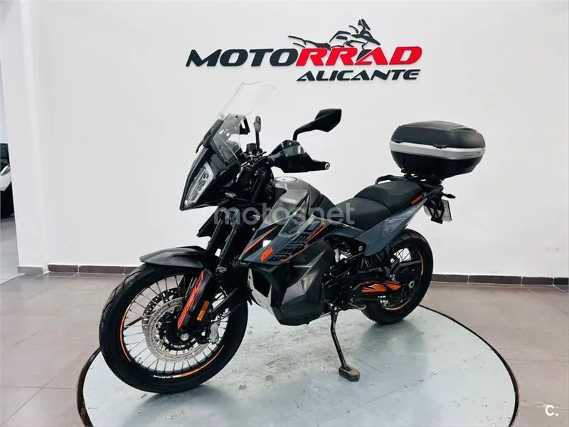 KTM 890 – Vista 19
