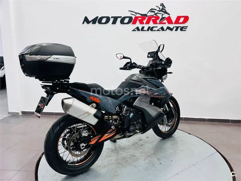 KTM 890 – Vista 3