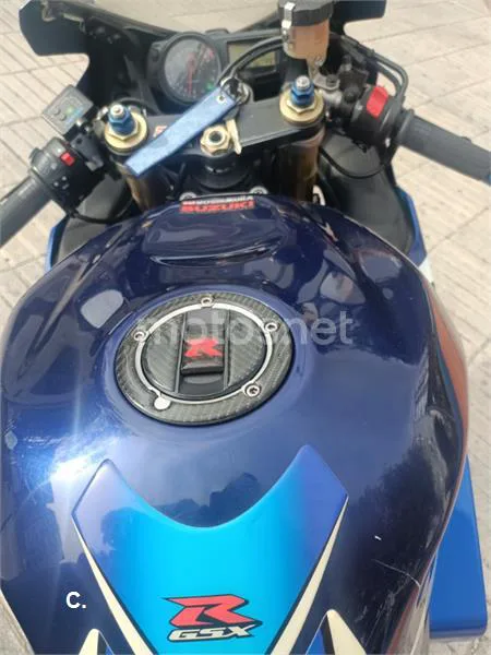 Suzuki GSX R600 – Vista 15