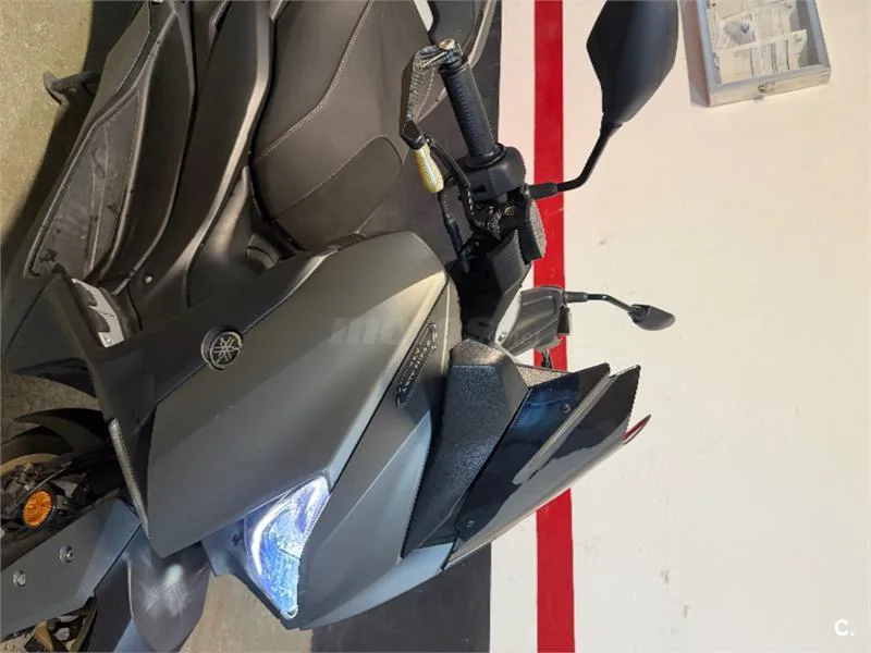 Yamaha XMAX 400 – Vista 4