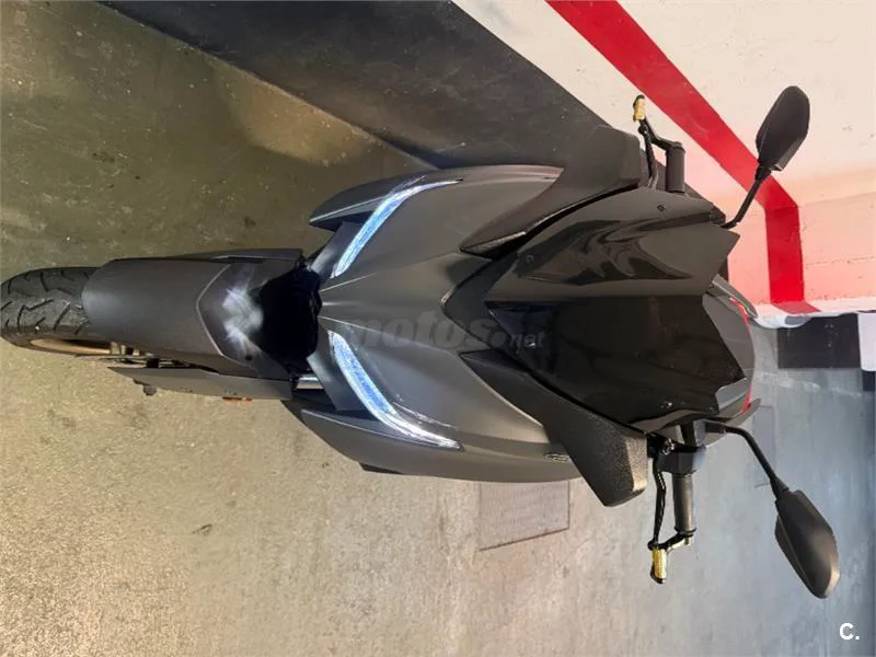 Yamaha XMAX 400 – Vista 6