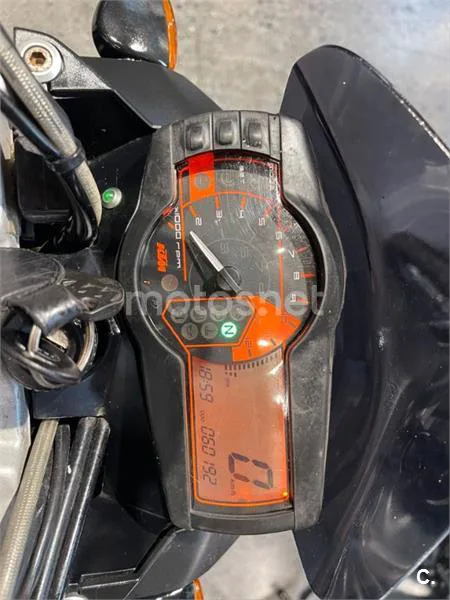 KTM 990 Super Duke – Vista 6