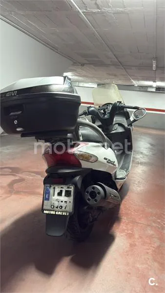 Kymco Grand Dink 125 – Vista 3