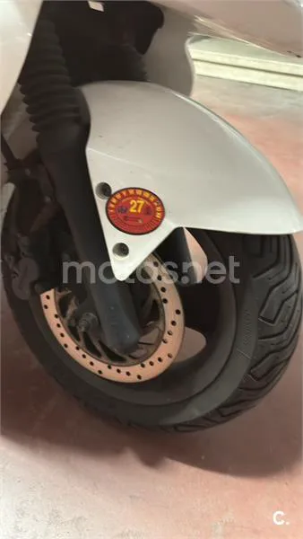 Kymco Grand Dink 125 – Vista 4